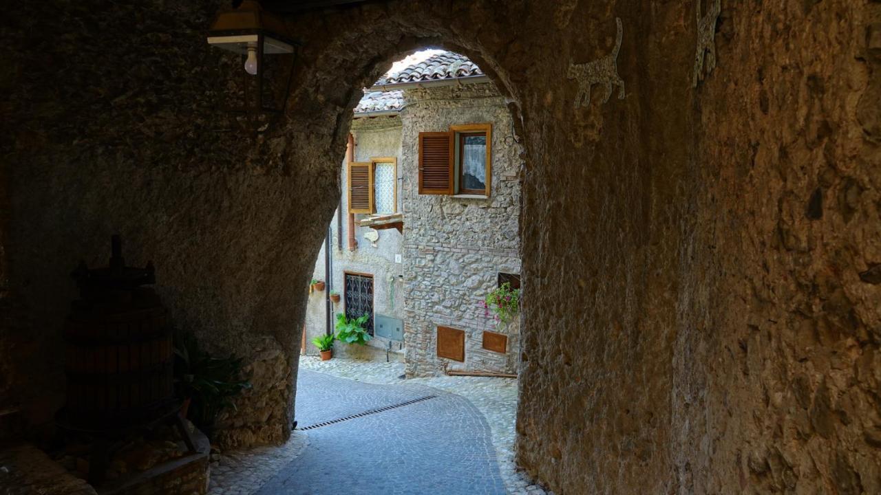 La Terrazza Sul Lago Turano Castel di Tora Ngoại thất bức ảnh