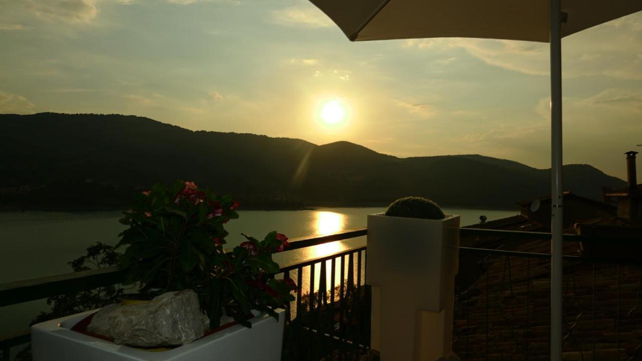 La Terrazza Sul Lago Turano Castel di Tora Ngoại thất bức ảnh