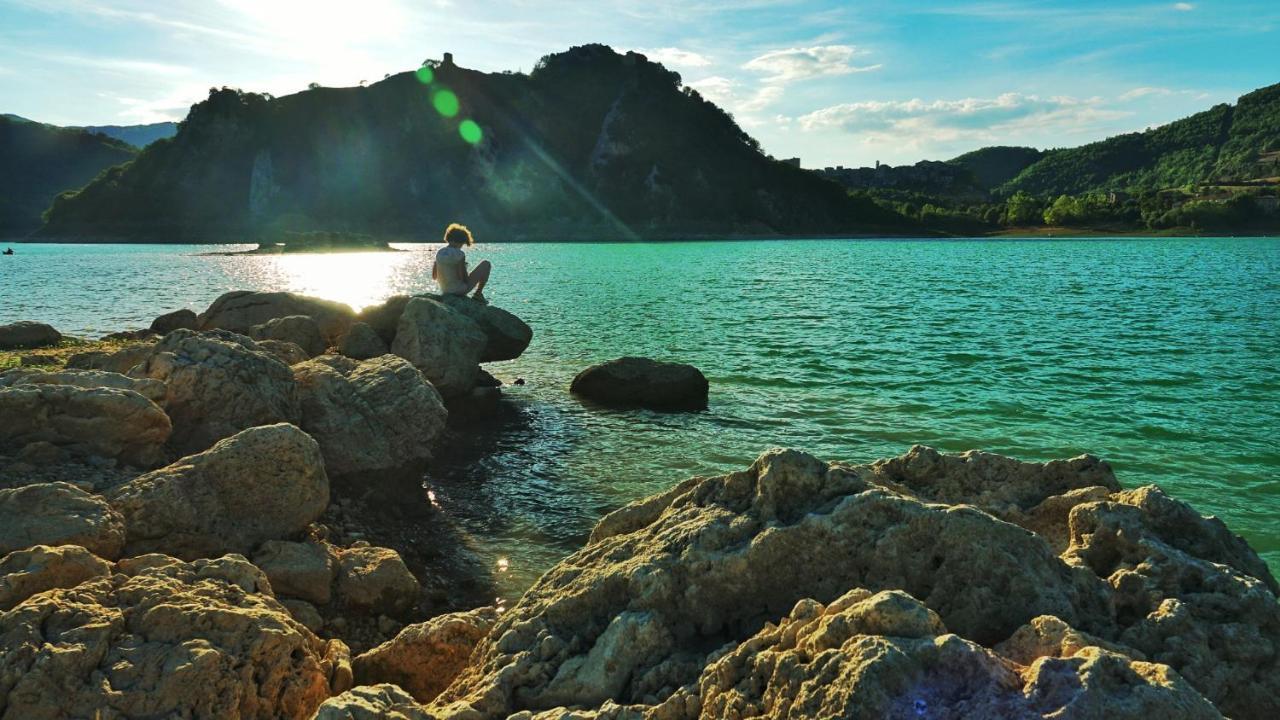 La Terrazza Sul Lago Turano Castel di Tora Ngoại thất bức ảnh